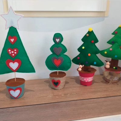 Árbol de navidad de fieltro
