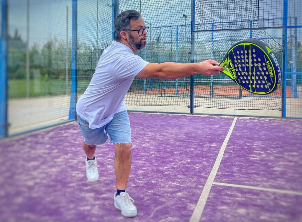 Sergio Beneyto es uno de nuestros deportistas más veteranos y el tenis es su especialidad.